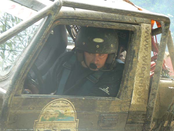 P1000571